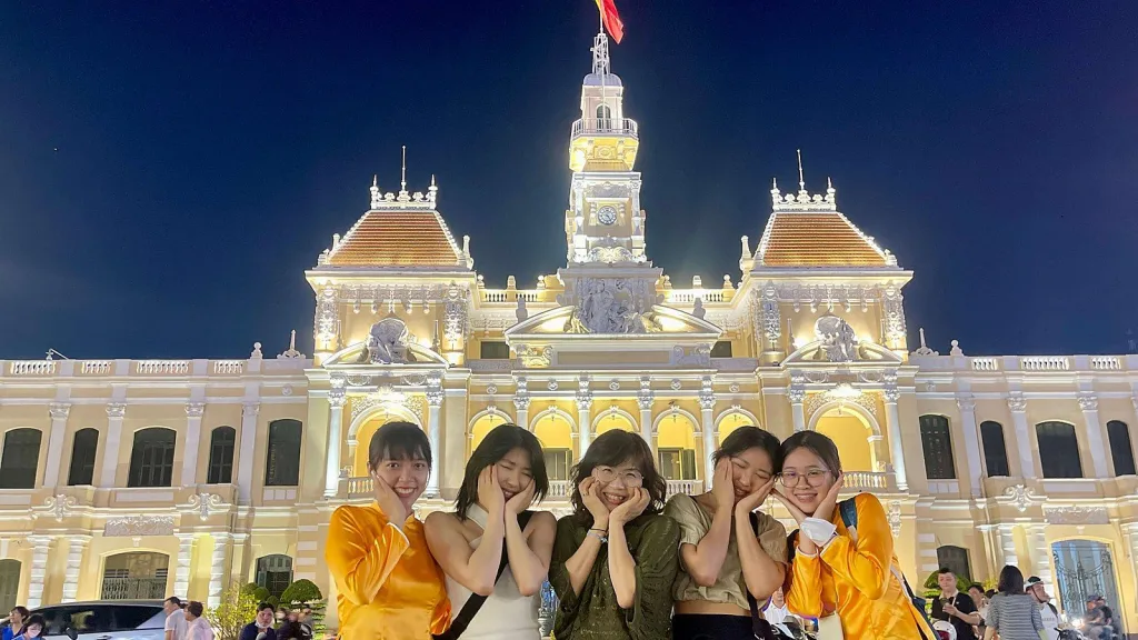Ao Dai Female Rider Night Food Tour with Optional Seafood BBQ