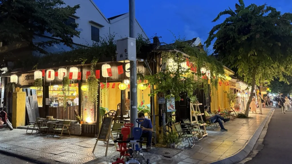 Hoi An Old Town Authentic Food and Sightseeing Walking Tour photo 3