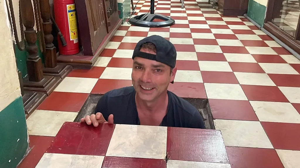 Saigon Foodie & History Tour on Foot photo 1